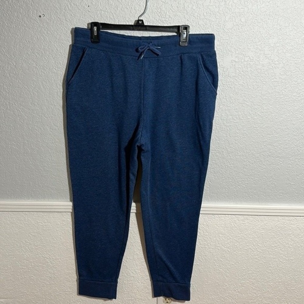 Laura Scott  jogger style sweatpants